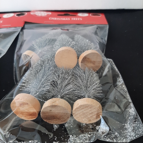 Bottlebrush Trees Christmas House Seasonal Collection Lot of 2 Silver Home Decor - Picture 5 of 7